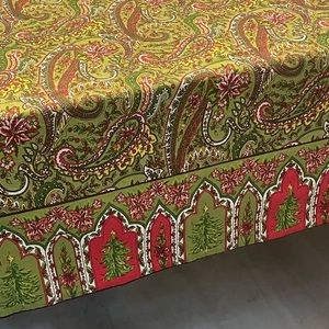 April Cornell Christmas rectangle tablecloth. Mid century, vintage look. Cotton.